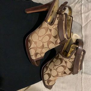 Coach glamorous high heals